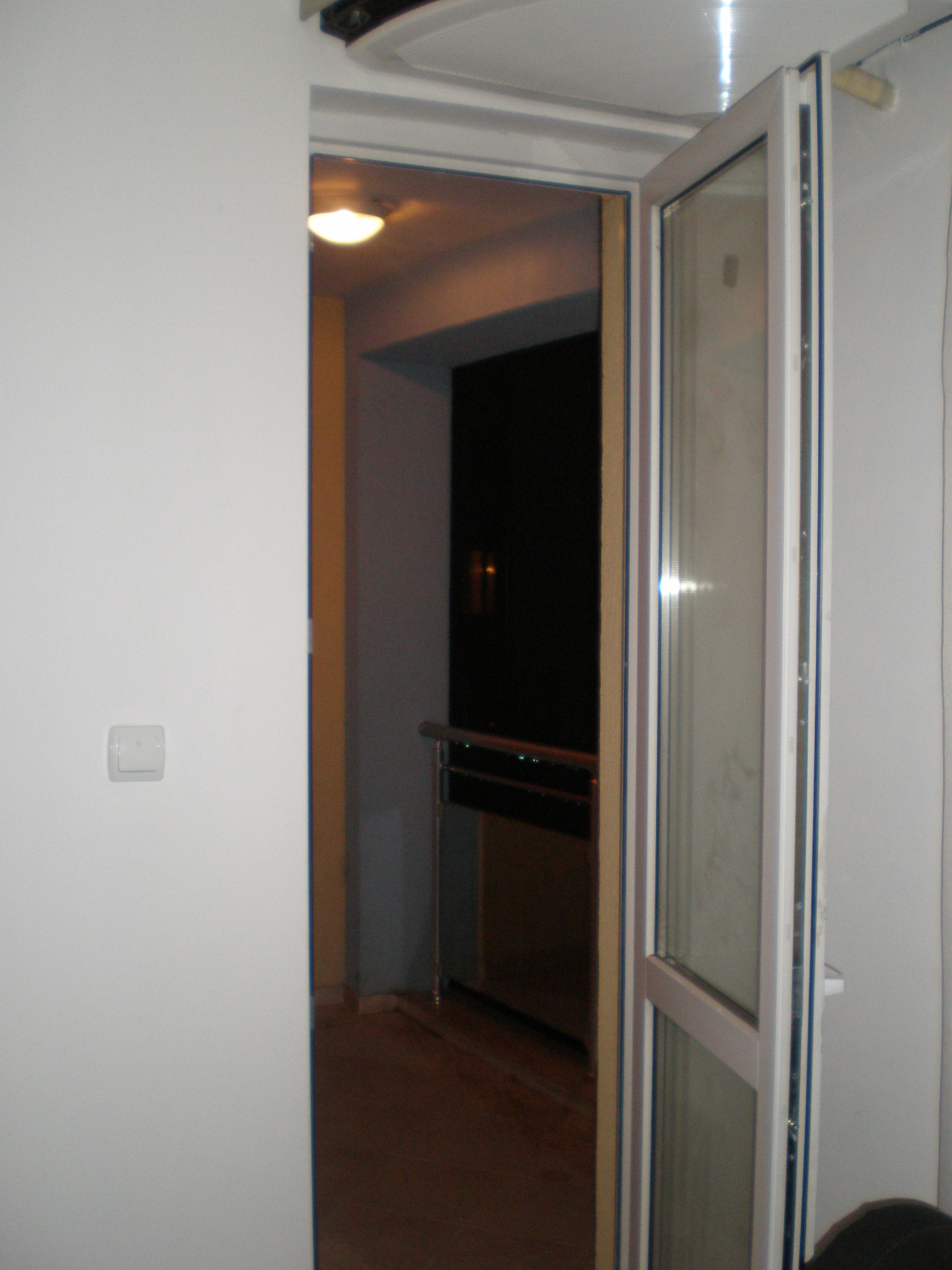 ДАВАМ ПОД НАЕМ

Двустаен нов в Кършияка,лукс,климатик,бяла техника нова,барплот,кабелна,интернетиново кухненско.Намира се срещу хотел Санкт Петербг.