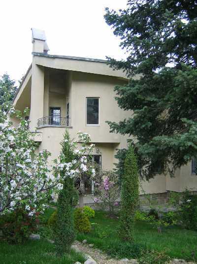 къща  в  София