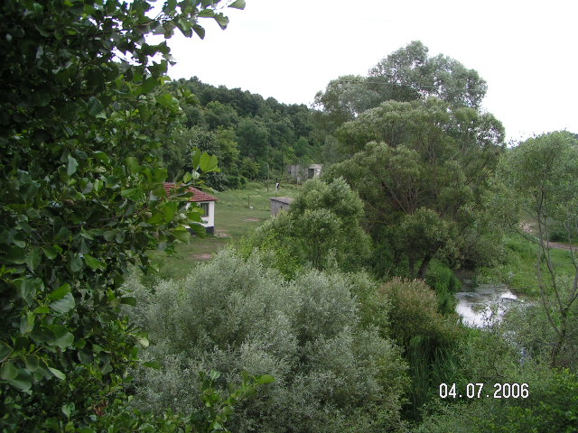 продава или предлага застрояване на вилно селище,срещу обезщетение на прекрасен парцел до с.Мелница Елховско