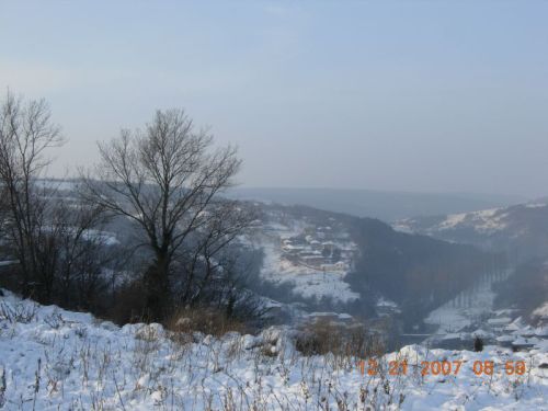 Продавам парцел в с.Червен
