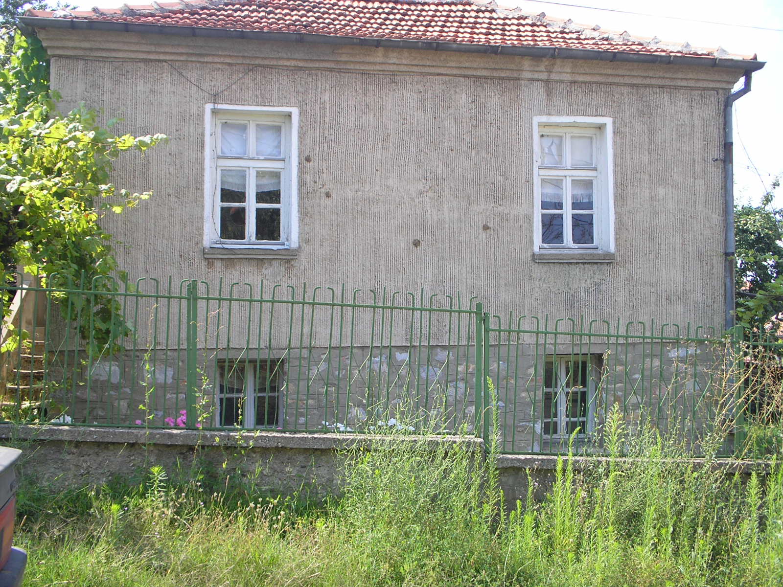 The property is located in a quite area , in the end of town