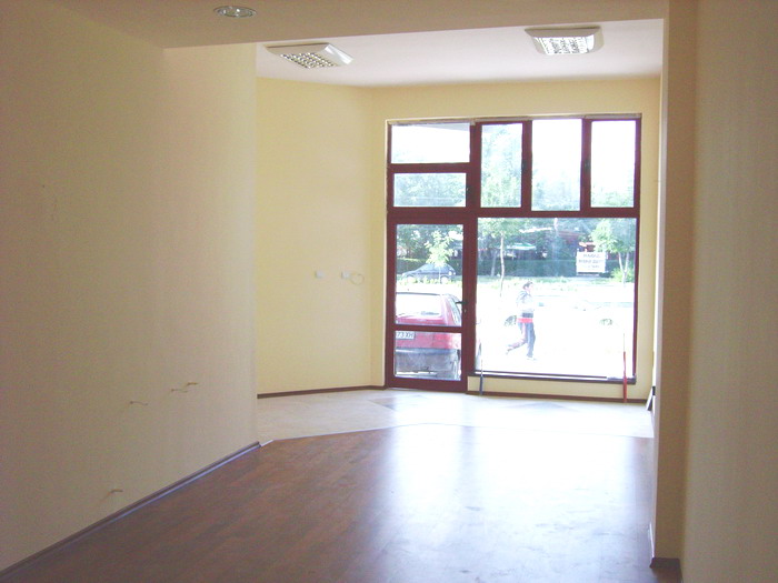 Давам под наем МАГАЗИНИ