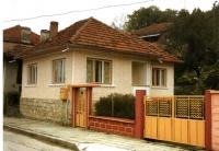 продава къща в гр.Елена