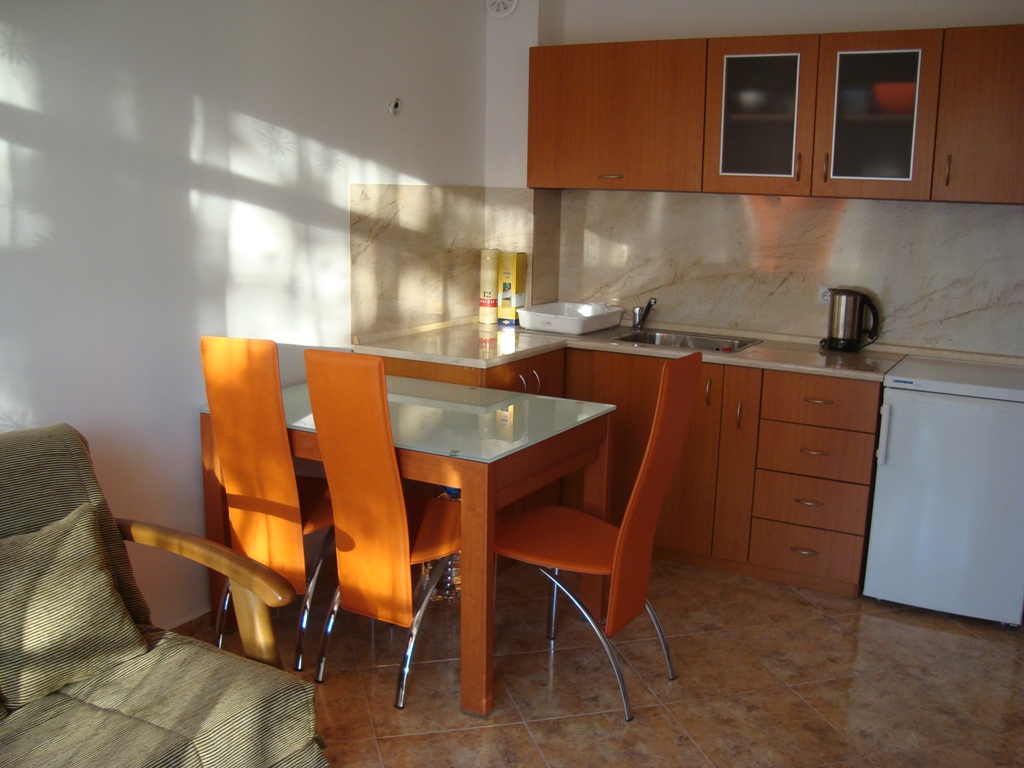 Двустаен апартамент под наем в Слънчев бряг