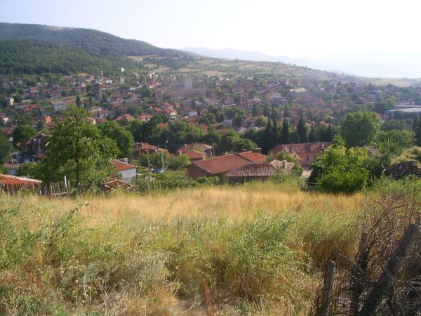 Продавам дворно място - УПИ - 570 кв.м. в Брестовица. Има ток, вода и лице 22 м на павирана улица.Много красива панорамна гледка.
Цената е 18 000 евро.
GSM : 0889606384
