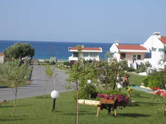 САМОСОТОЯТЕЛНИ ЛЕТНИ ВИЛИ С ЛИЦЕ И ГЛЕДКА КЪМ МОРЕТО