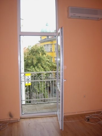 OFIS POD NAEM - GLAVNATA V PLOVDIV