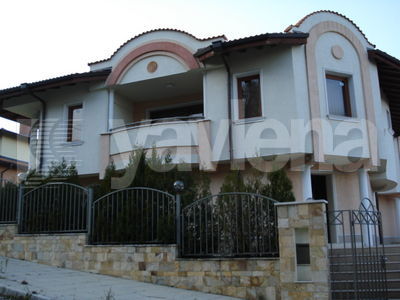 къща  в  София