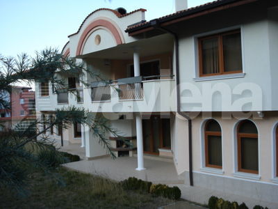 къща  в  София