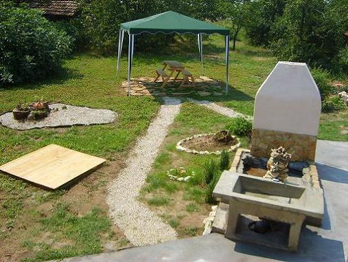 Къщата е в отлично състояние. Намира се на асфалтов път,близо до река дунав