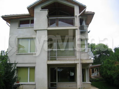 къща  в  София