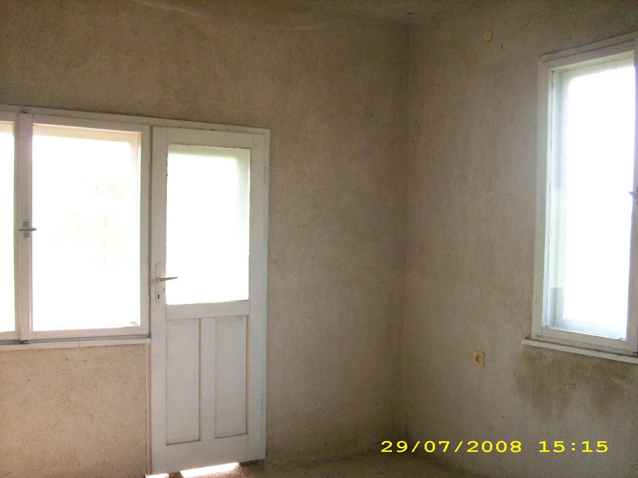 продавам нова къща,с бетонни плочи в с.Старосел,общ.хисаря,обл.Пловдивска