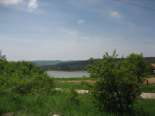 Продавам парцел на яз.Искър