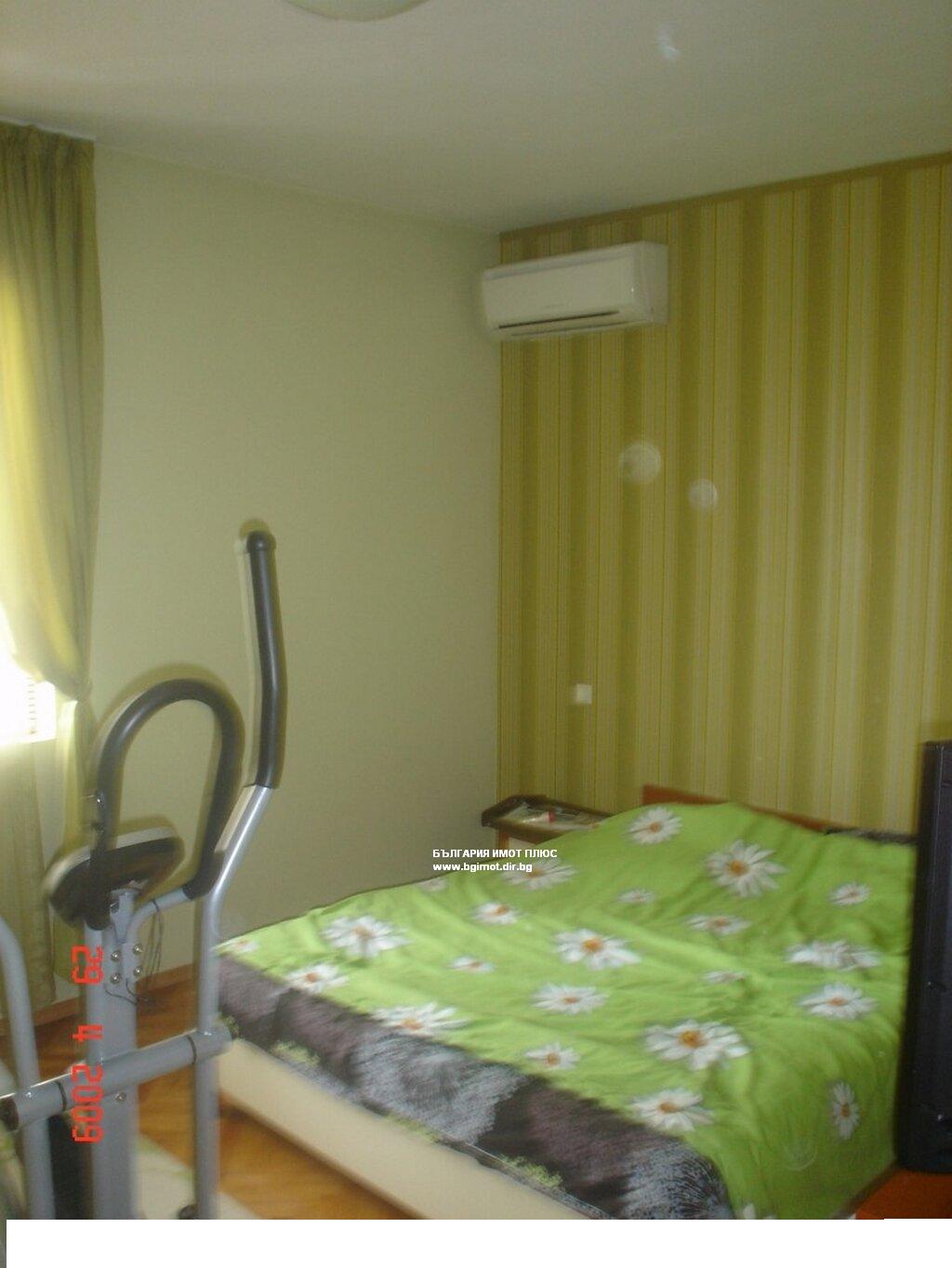ПРОДАВА 3СТАЕН БОРОВО БУЛ.БЪЛГАРИЯ ОБЗАВЕДЕН ЛУКС 123000Е