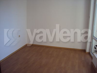 тристаен  във  Варна