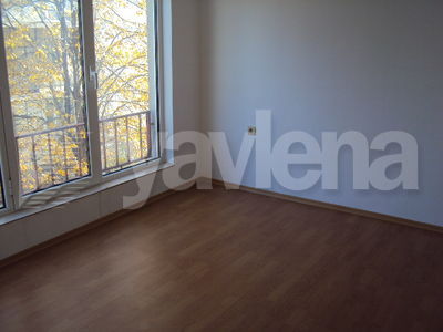 тристаен  във  Варна