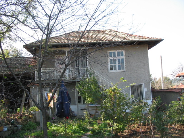 Имот с къща в село Арковна Двухэтажный дом , в сельской местности Property in Arkovna.