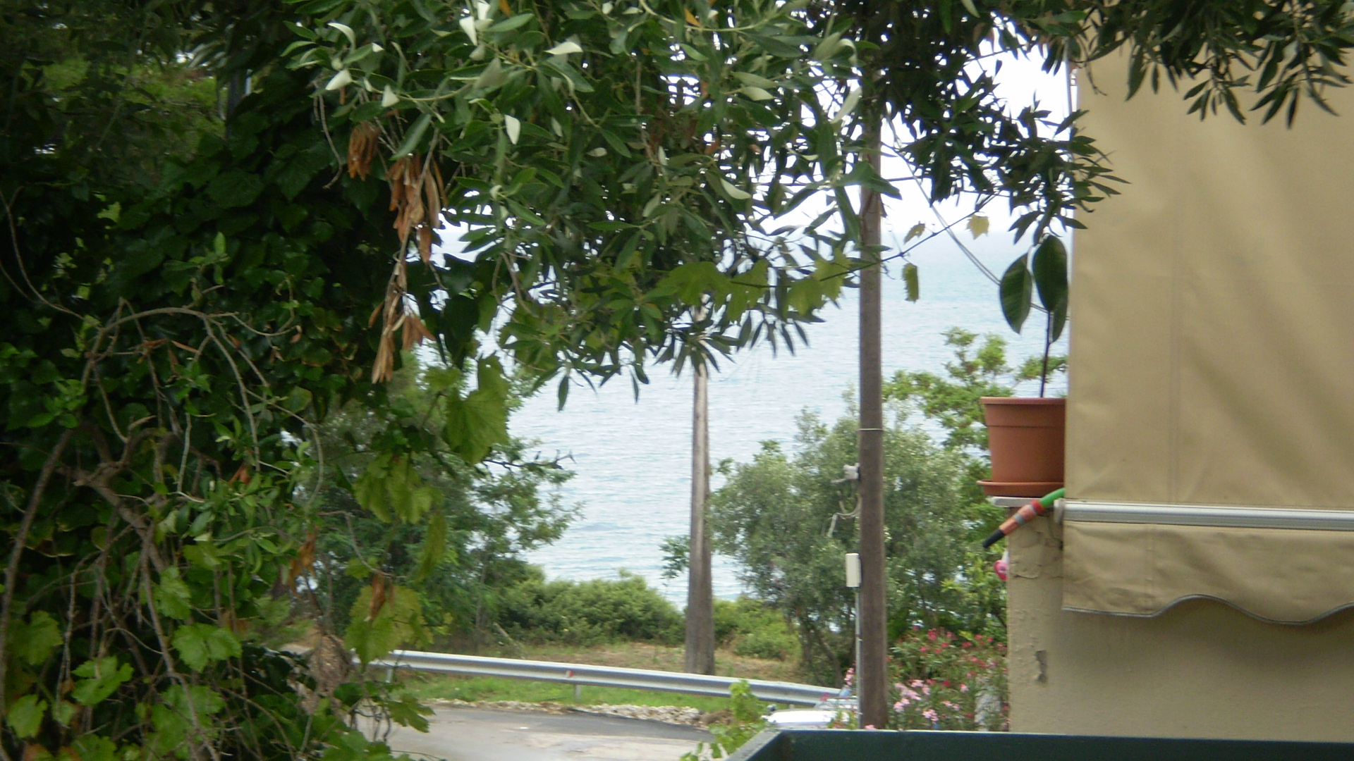 Продавам апартамент халкидики