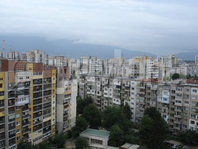 тристаен  в  София