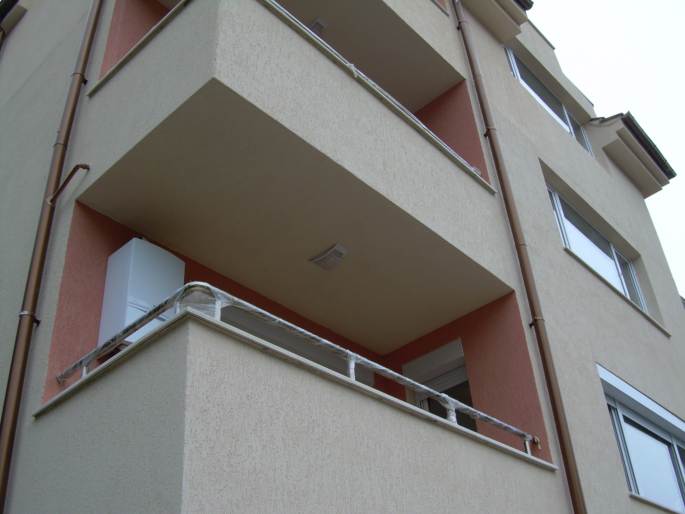 продава  тристаен апартамент в Асеновград