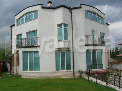 къща  в  София