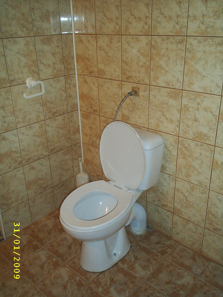 Продава отлична реновирана къща ,битов стил 100м2,на 35км от гр.Варна