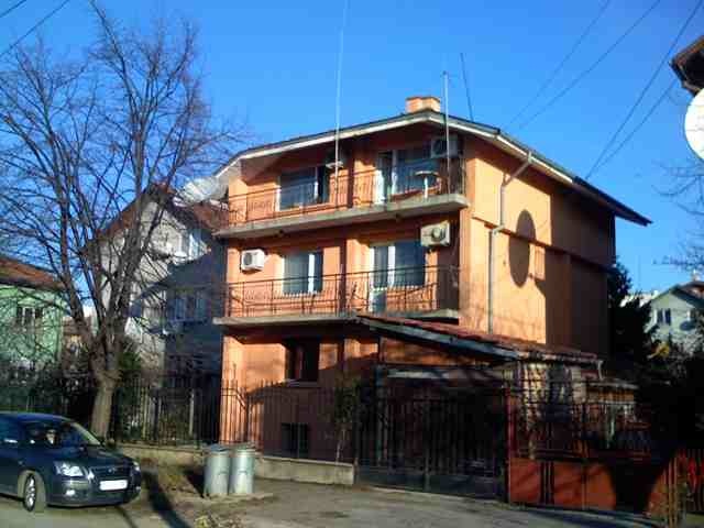 Excellent house and property in Ovcha Kupel - Sofia