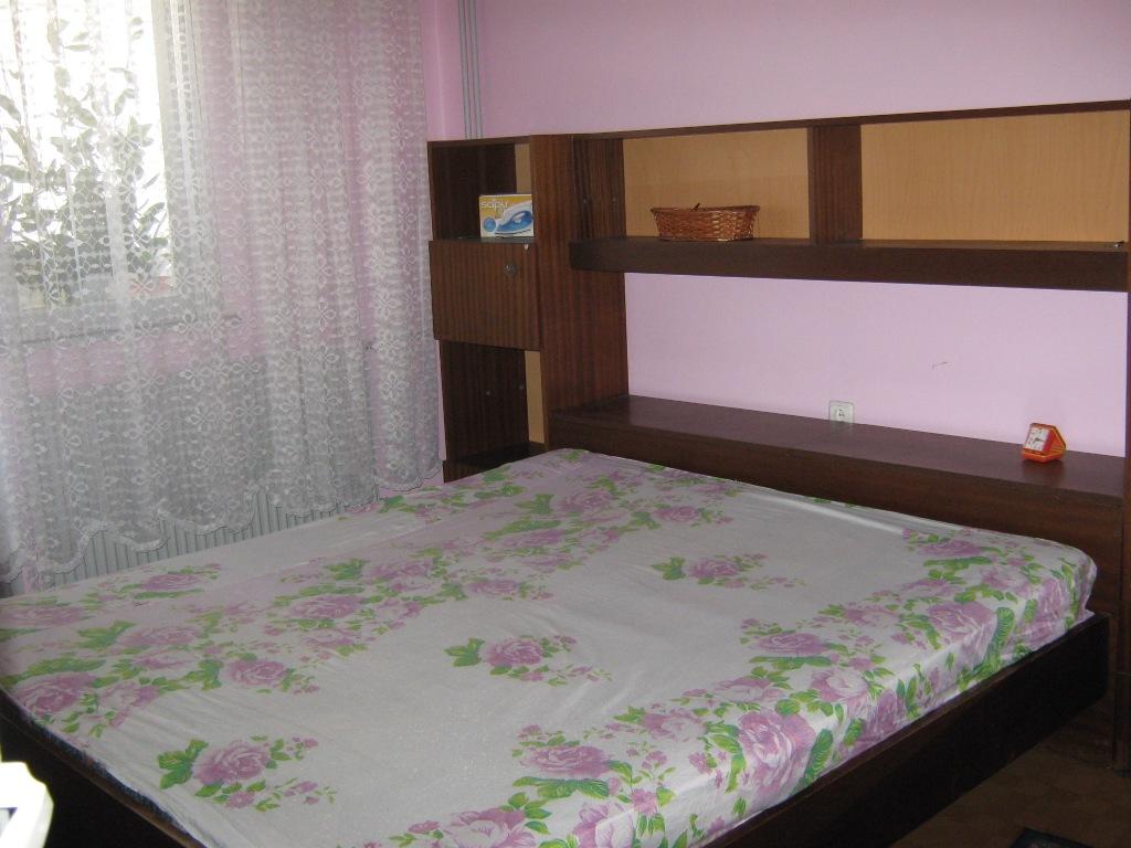 Продава тристаен апартамент в гр.Бургас к-с Славейков