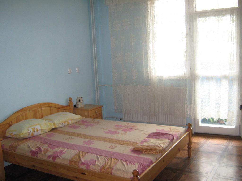 Продава тристаен апартамент в гр.Бургас к-с Славейков