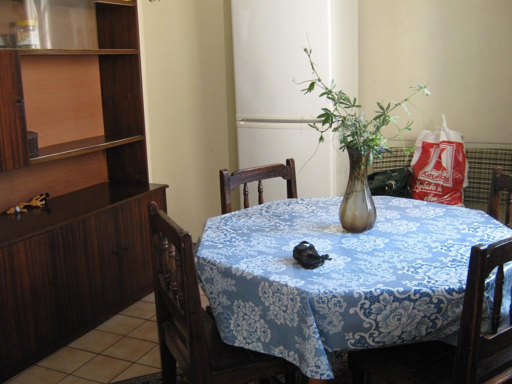 Продава тристаен апартамент в гр.Бургас к-с Славейков