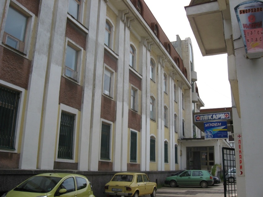 Собственик продава индустриална сграда/ етажи в гр. Добрич