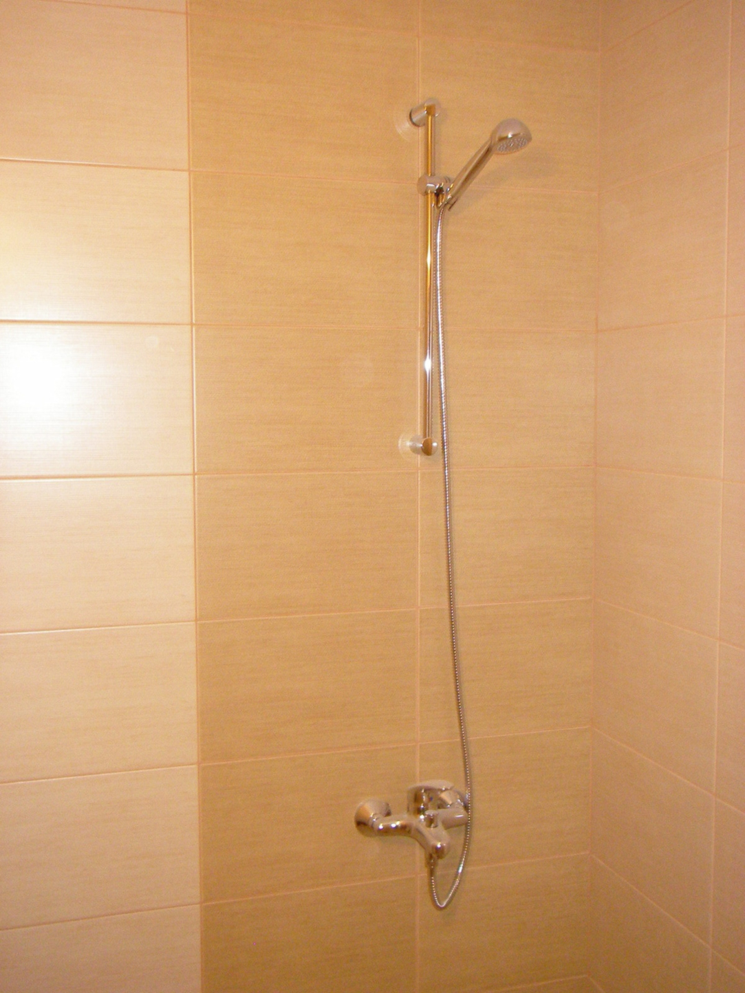 Давам под наем апартамент до НБУ