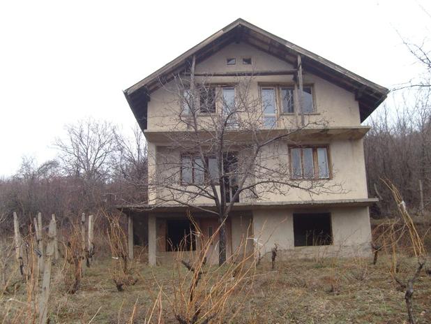 Продавам къща в град Дупница