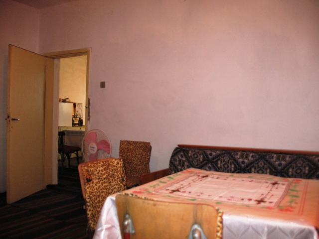 селска къща с двор в района на Сандански