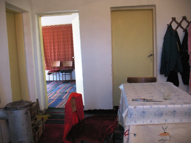 селска къща с двор в района на Сандански