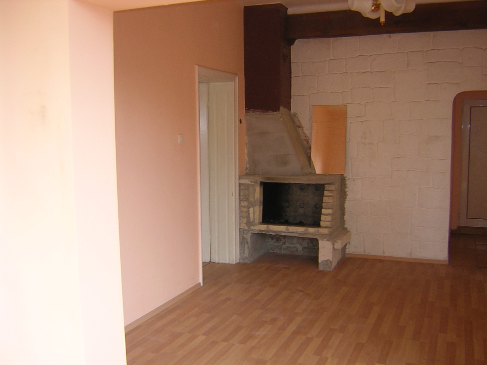 Дава се под наем компактна малка къща в кв. Княжево на ул. Прохлада.След основен ремонт.