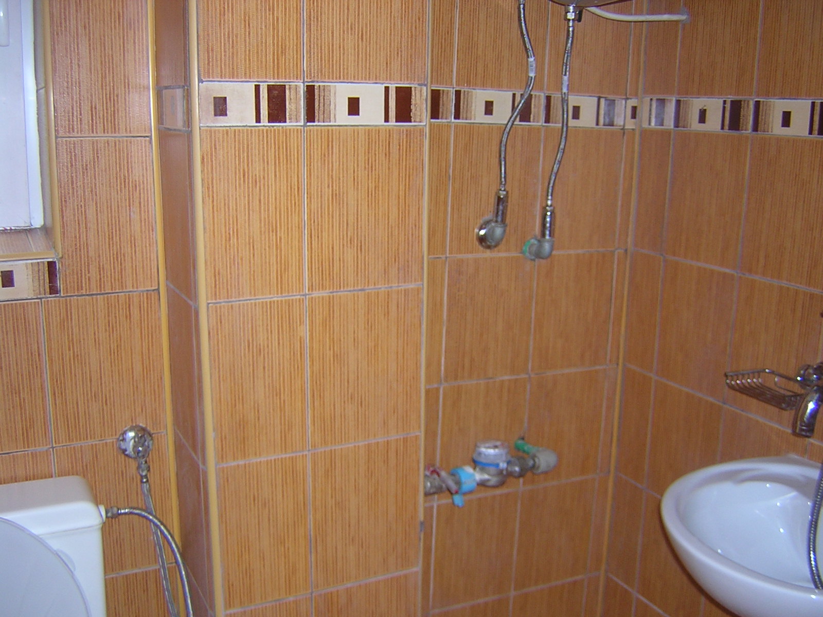 Дава се под наем компактна малка къща в кв. Княжево на ул. Прохлада.След основен ремонт.