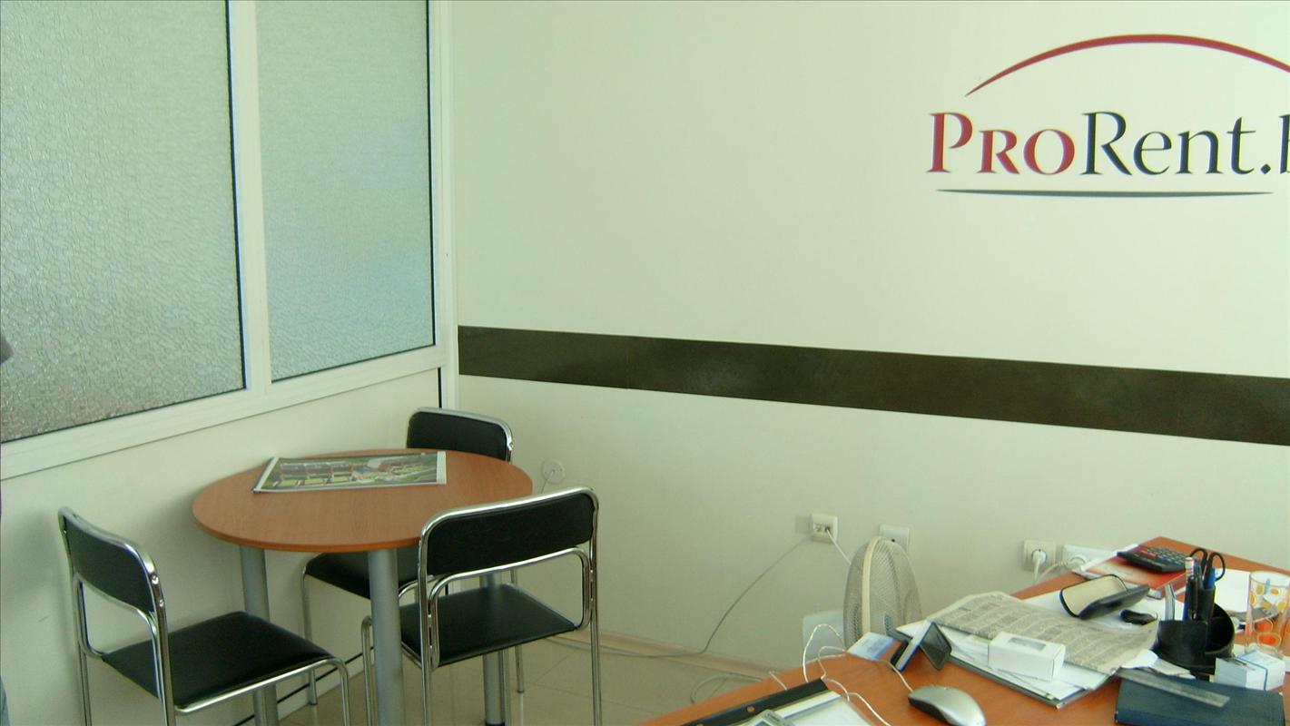 ProRent.bg предлага под наем луксозен, обзаведен офис, разположен на централен булевард, наем 400лв.