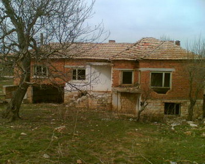 Стара тухлена къща с двор с.ГЕНЕРАЛ КОЛЕВО(Варна)