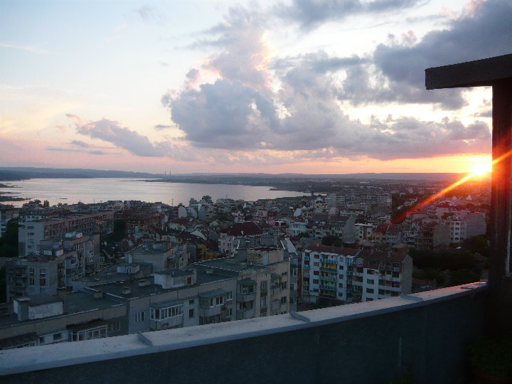 Мезонет с панорамна тераса Варна център