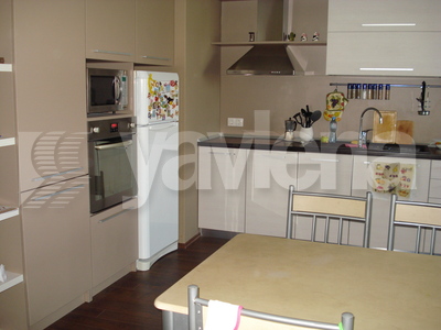 тристаен, София