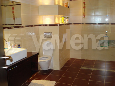 тристаен, София