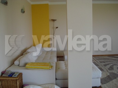 тристаен, София