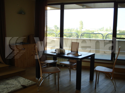 тристаен, София