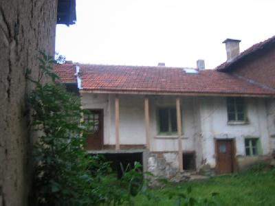 Продава