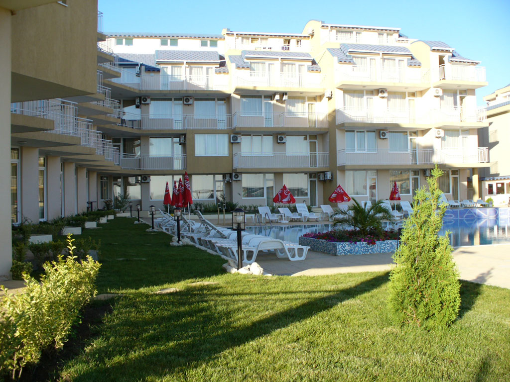 Bulgaria, Ravda, Aparthotel Rutland Bay. For rent Apartment. Price 500 Euro for two weeks. For the full year 2500 Euro.