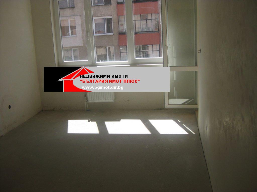 ПРОДАВА 3СТАЕН КРАСНО СЕЛО ДО КЛИНИКА 