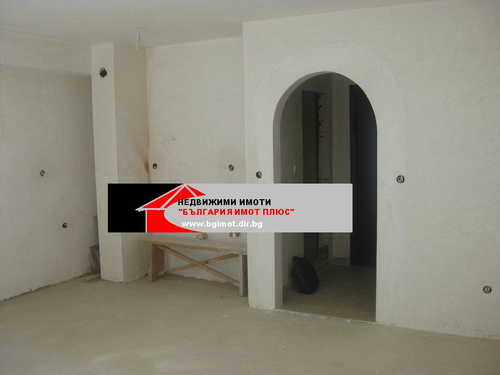 ПРОДАВА 3СТАЕН КРАСНО СЕЛО ДО КЛИНИКА 