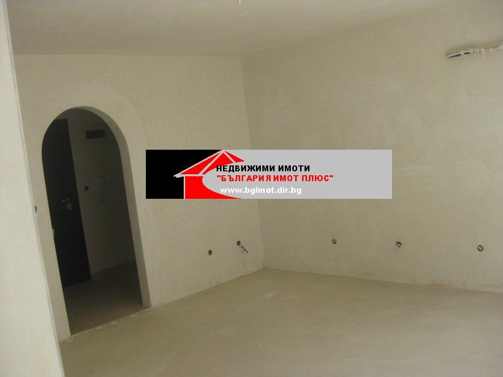 ПРОДАВА 3СТАЕН КРАСНО СЕЛО ДО КЛИНИКА 