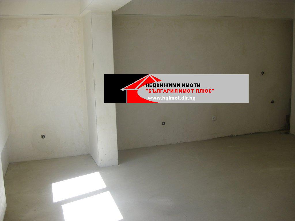 ПРОДАВА 3СТАЕН КРАСНО СЕЛО ДО КЛИНИКА 